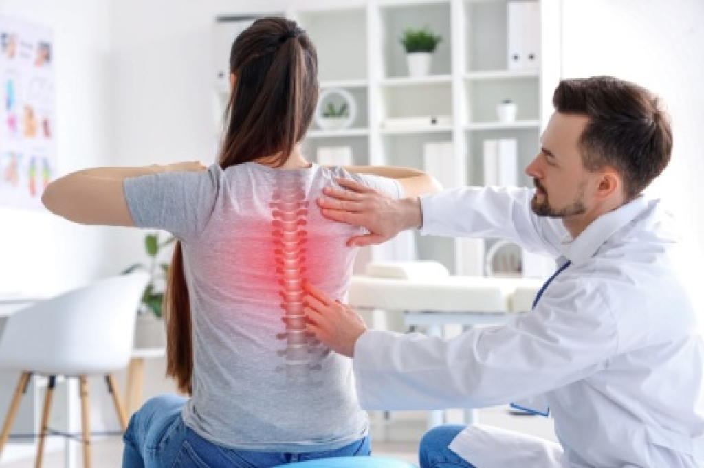 What Causes Back Pain and How a Chiropractor Can Help